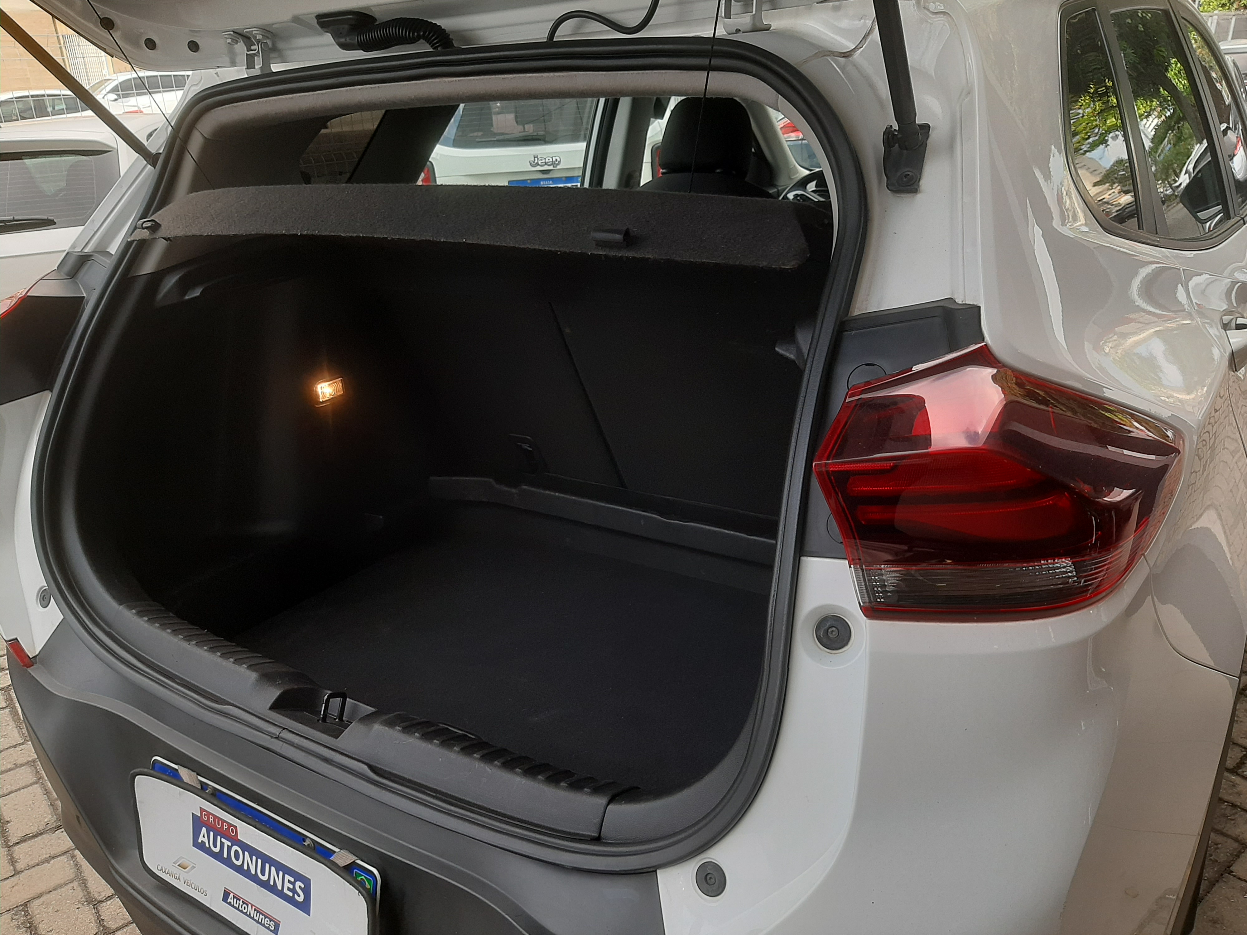 CHEVROLET TRACKER